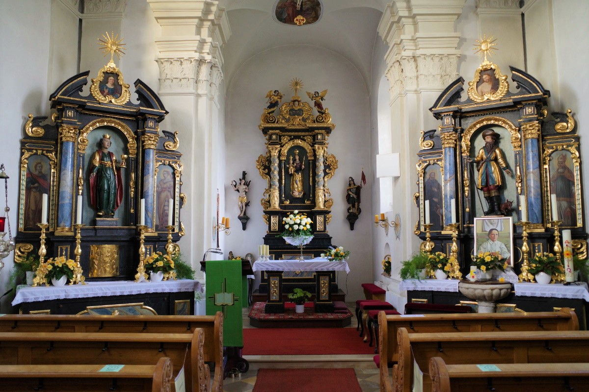 08-kirche-appertshofen-altar-mi.jpg